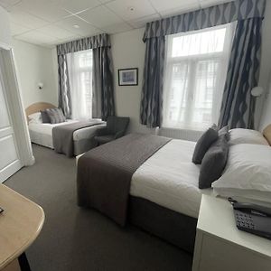 Klassieke Kamer met Twee Aparte Bedden